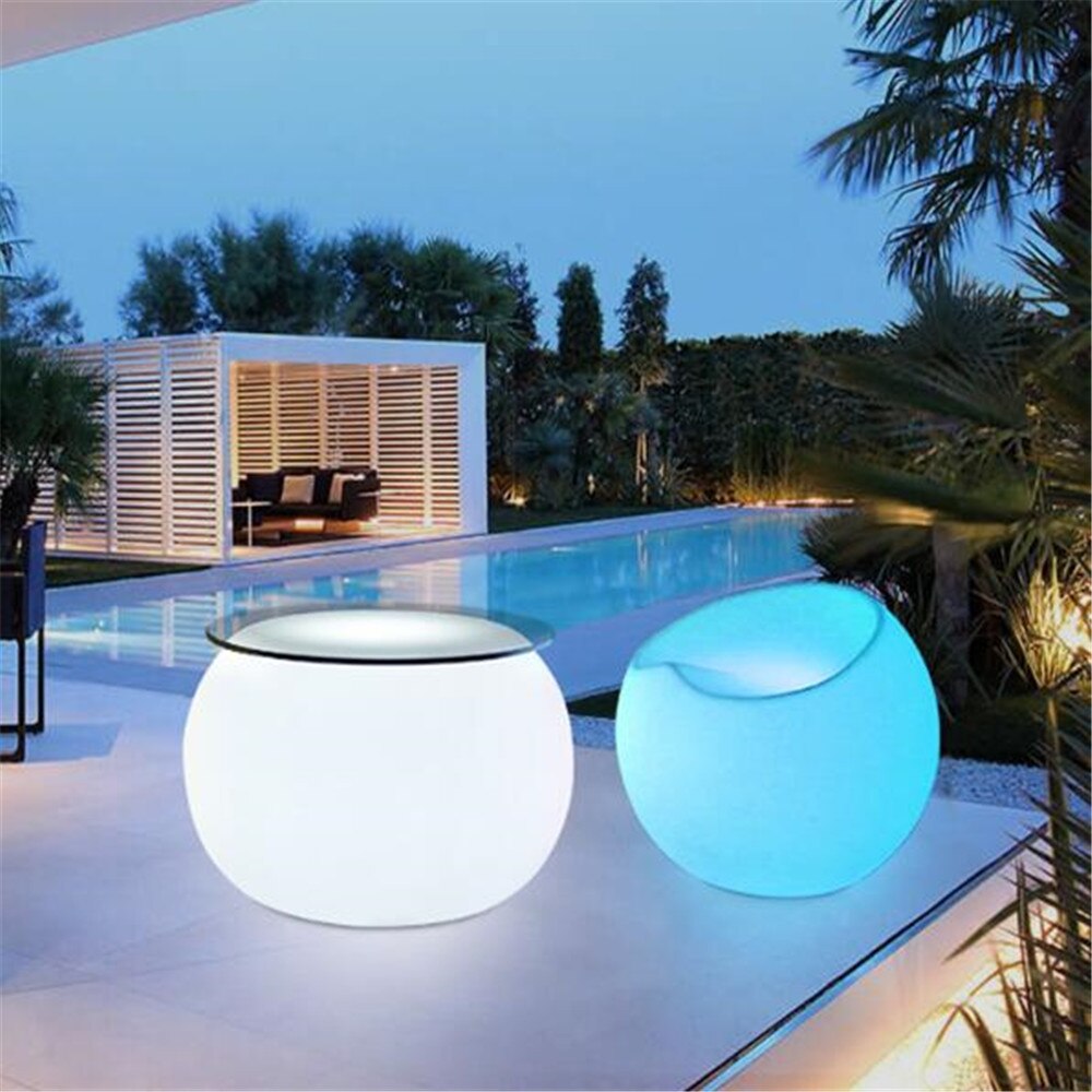 LED miza na terasi ali vrtu