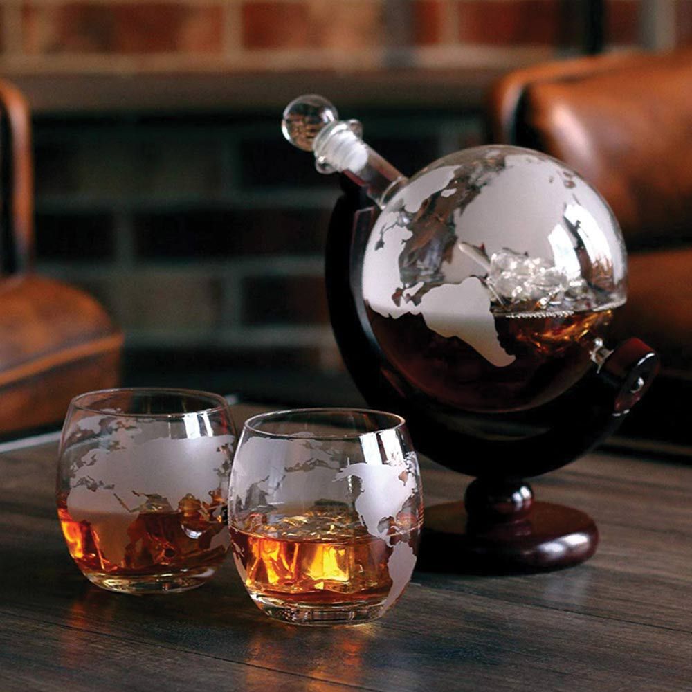 set za viski v obliki globusa