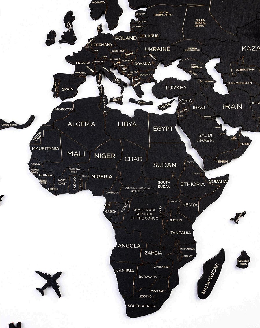 svetovni leseni zemljevid na stenskih celinah črna barva