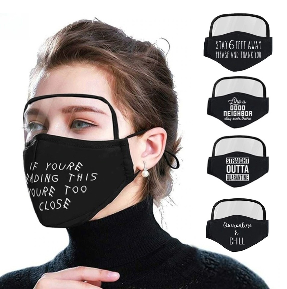 črna maska na obrazu s ščitom