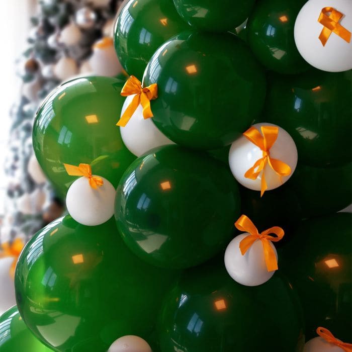 Božično drevo iz balonov​ - Napihljivo božično drevo iz balonov