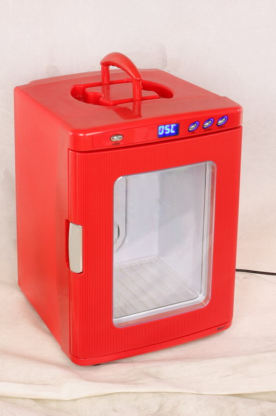 rdeči mini hladilnik retro hladilnik