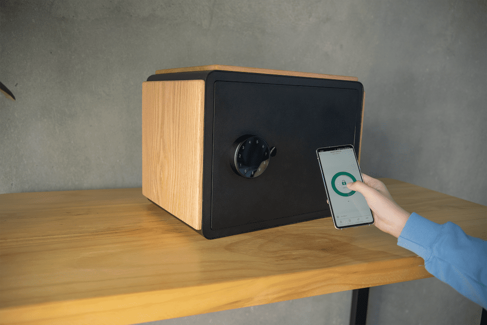 pameten luksuzni pametni sef iz lesa podpora aplikaciji